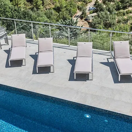 Luxury Private Located In Saint Laurent Deze Эз