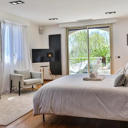 Вилла Luxury Private Located In Saint Laurent Deze