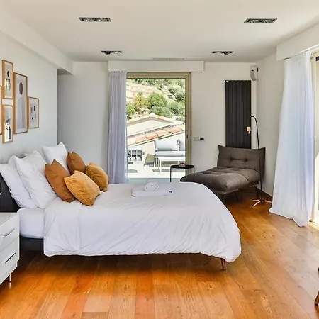 Luxury Private Located In Saint Laurent Deze Вилла